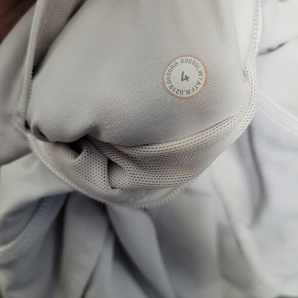Lululemon Speed Up Low-Rise Short, 2” inseam size 4 gray white - Picture 4 of 7